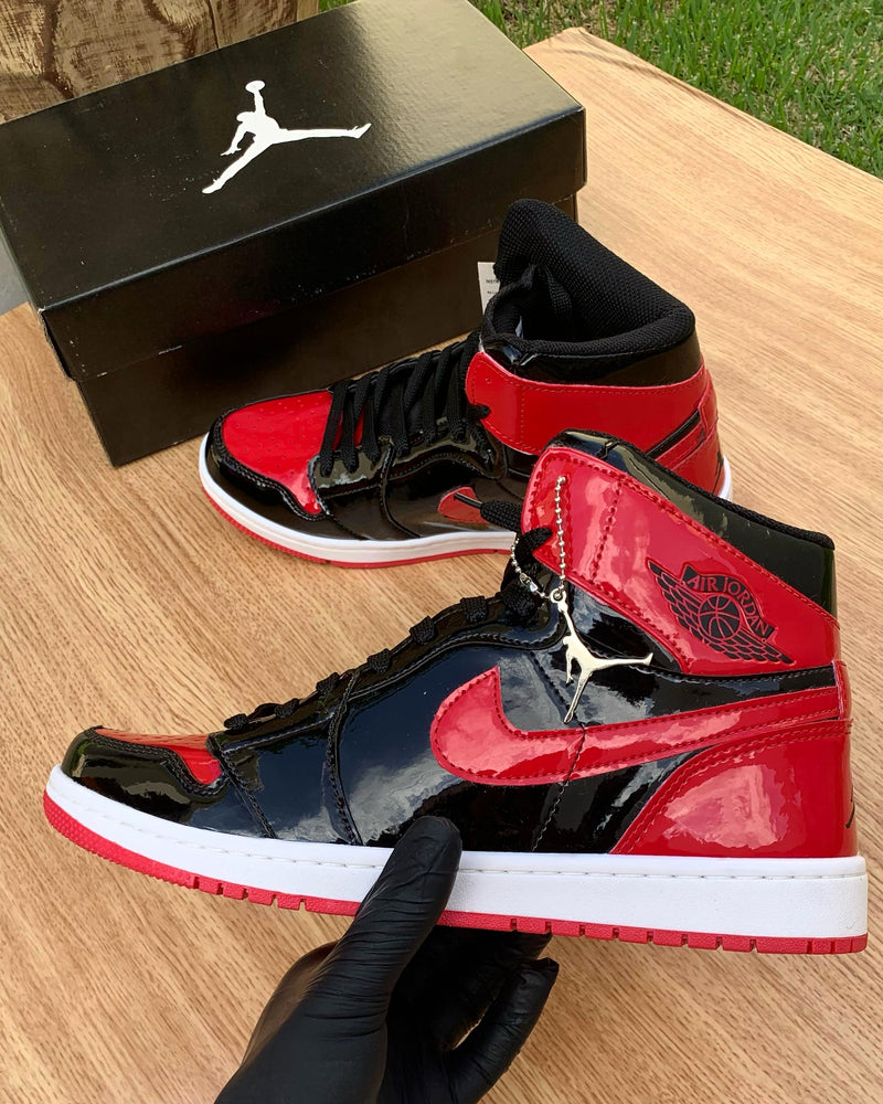 Air Jordan 1 Mid Chicago Black - Vermelho, Preto