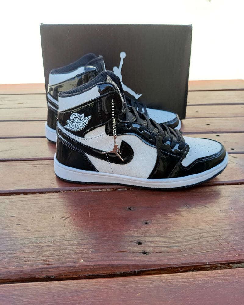 Air Jordan 1 Mid Chicago Black - Black White